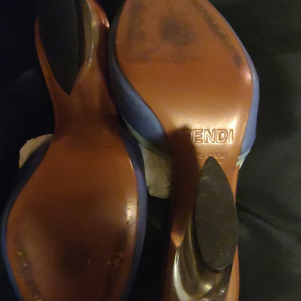 Fendi - Picture 7 of 7